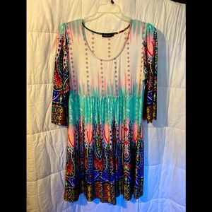 Reborn brand tunic. Lightly worn. Soft and stretchy!